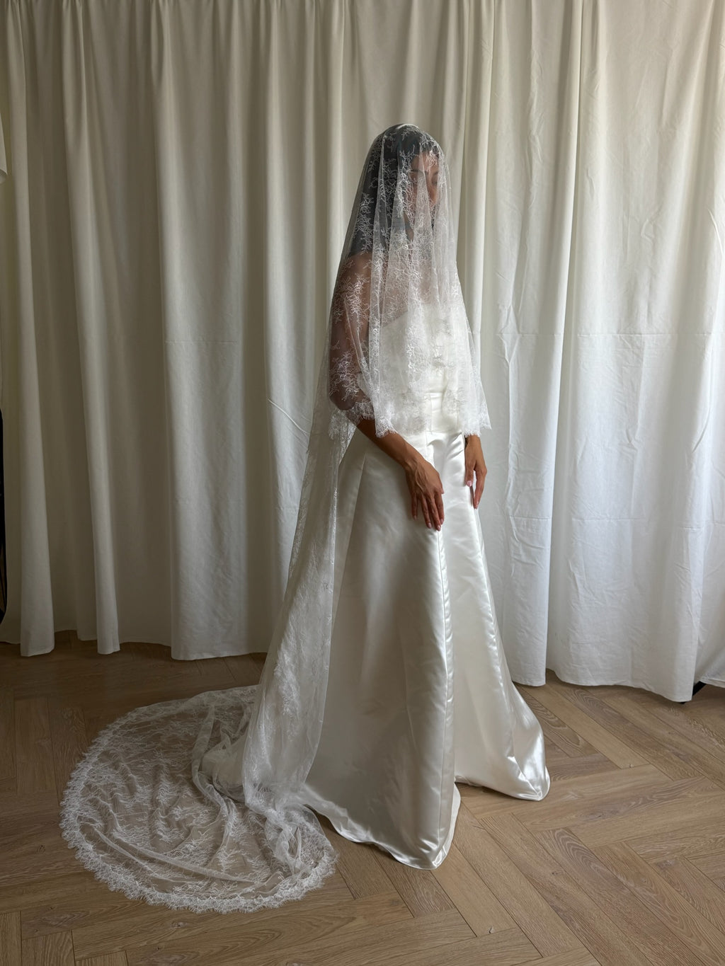MINI SWEETHEART LACE DROP VEIL (#9003)