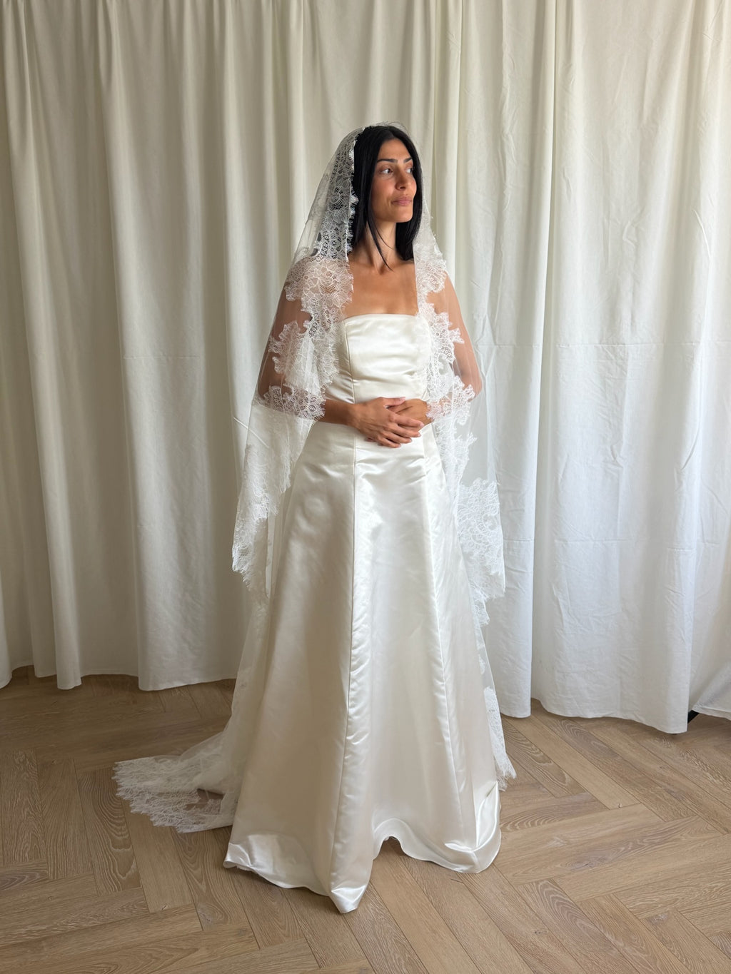 LACE TRIM MANTILLA VEIL (#7002)