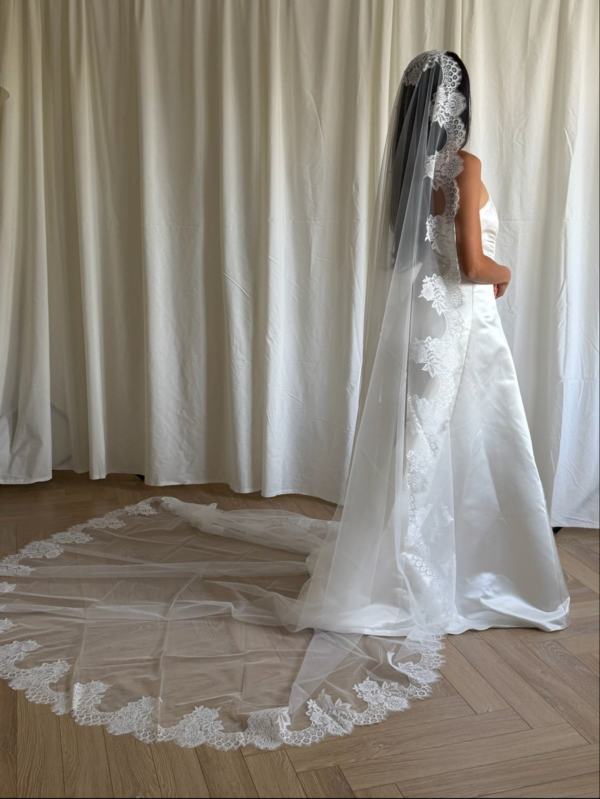 LACE TRIM MANTILLA VEIL (#7006)