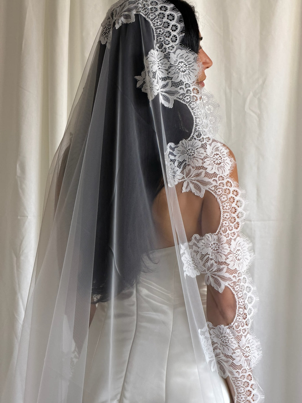 LACE TRIM MANTILLA VEIL (#7006)