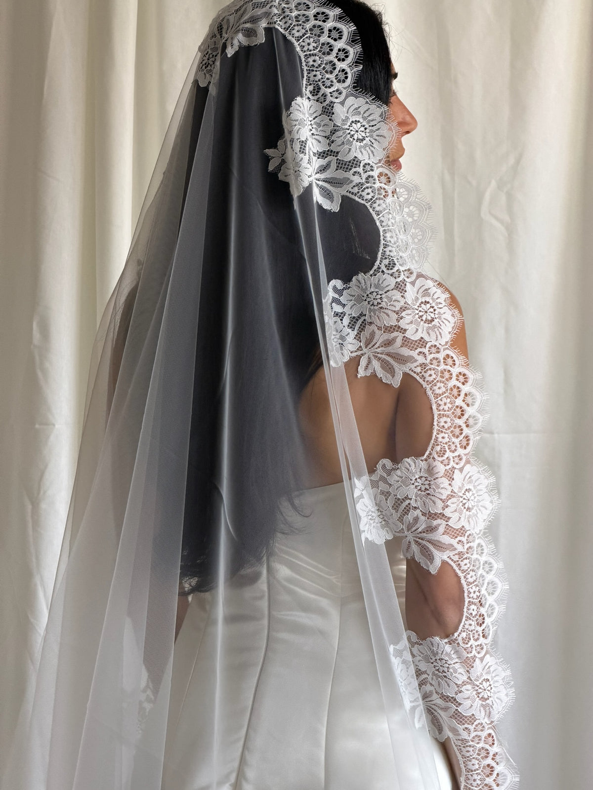LACE TRIM MANTILLA VEIL (#7006)