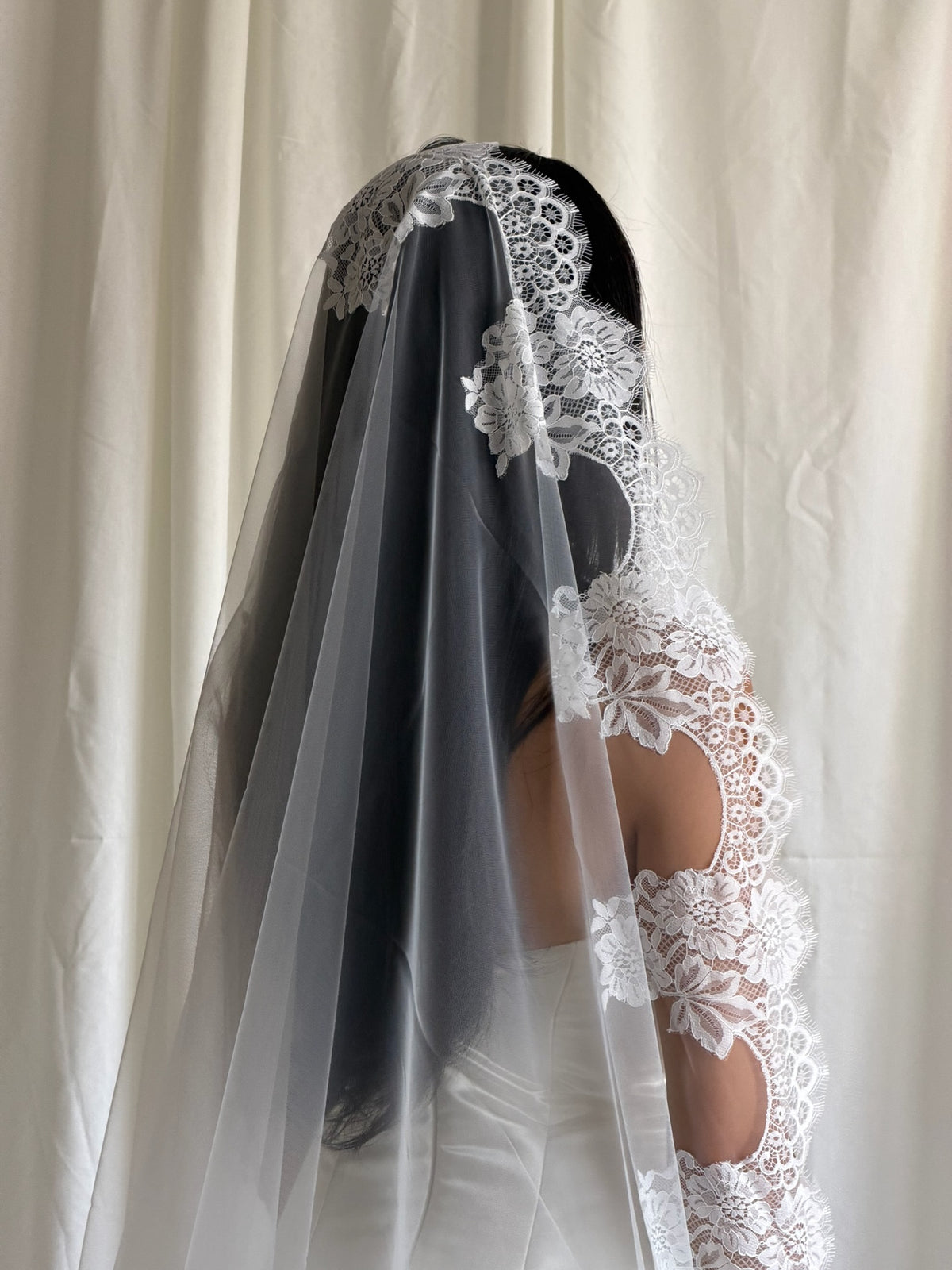 LACE TRIM MANTILLA VEIL (#7006)