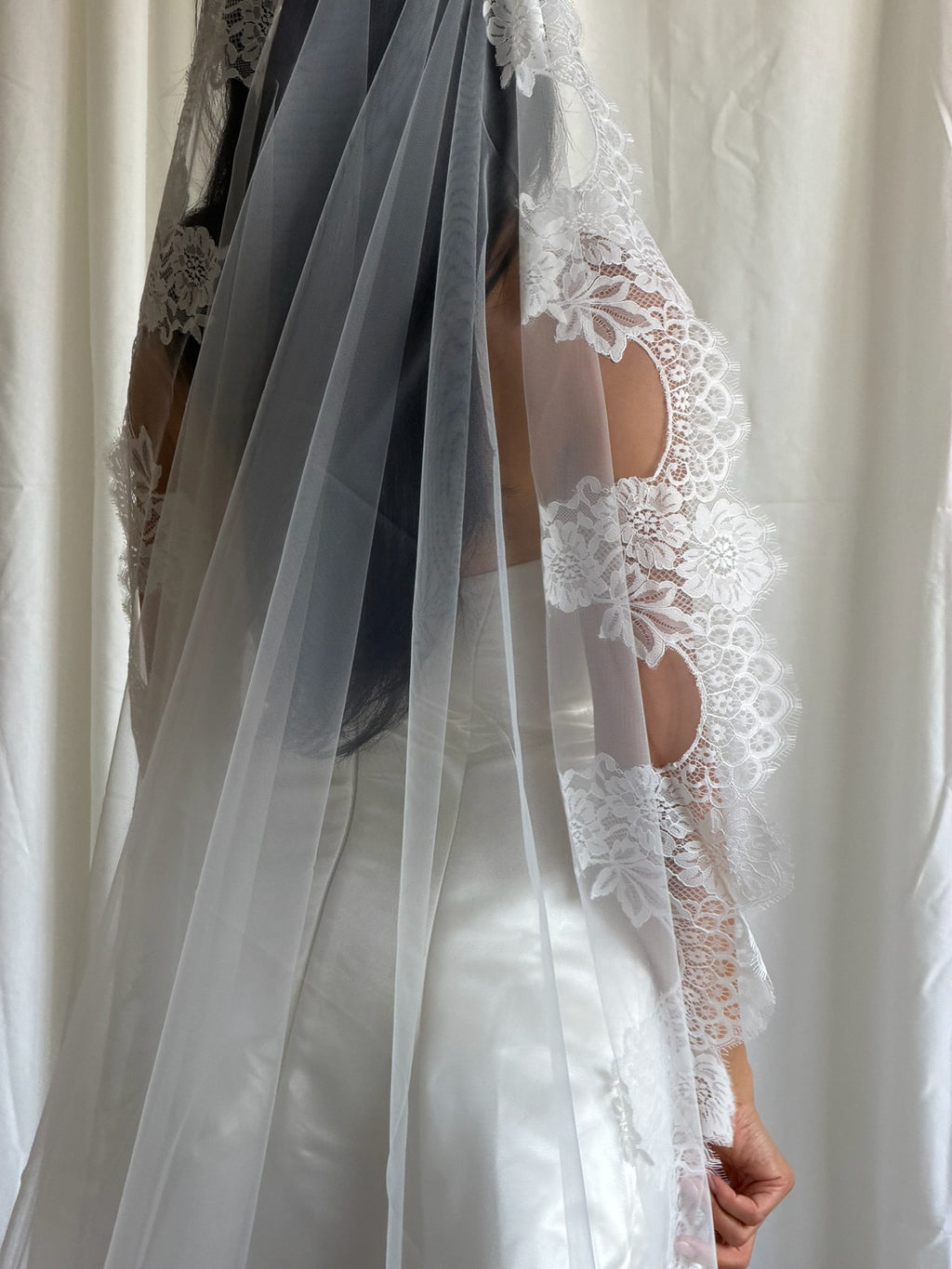LACE TRIM MANTILLA VEIL (#7006)