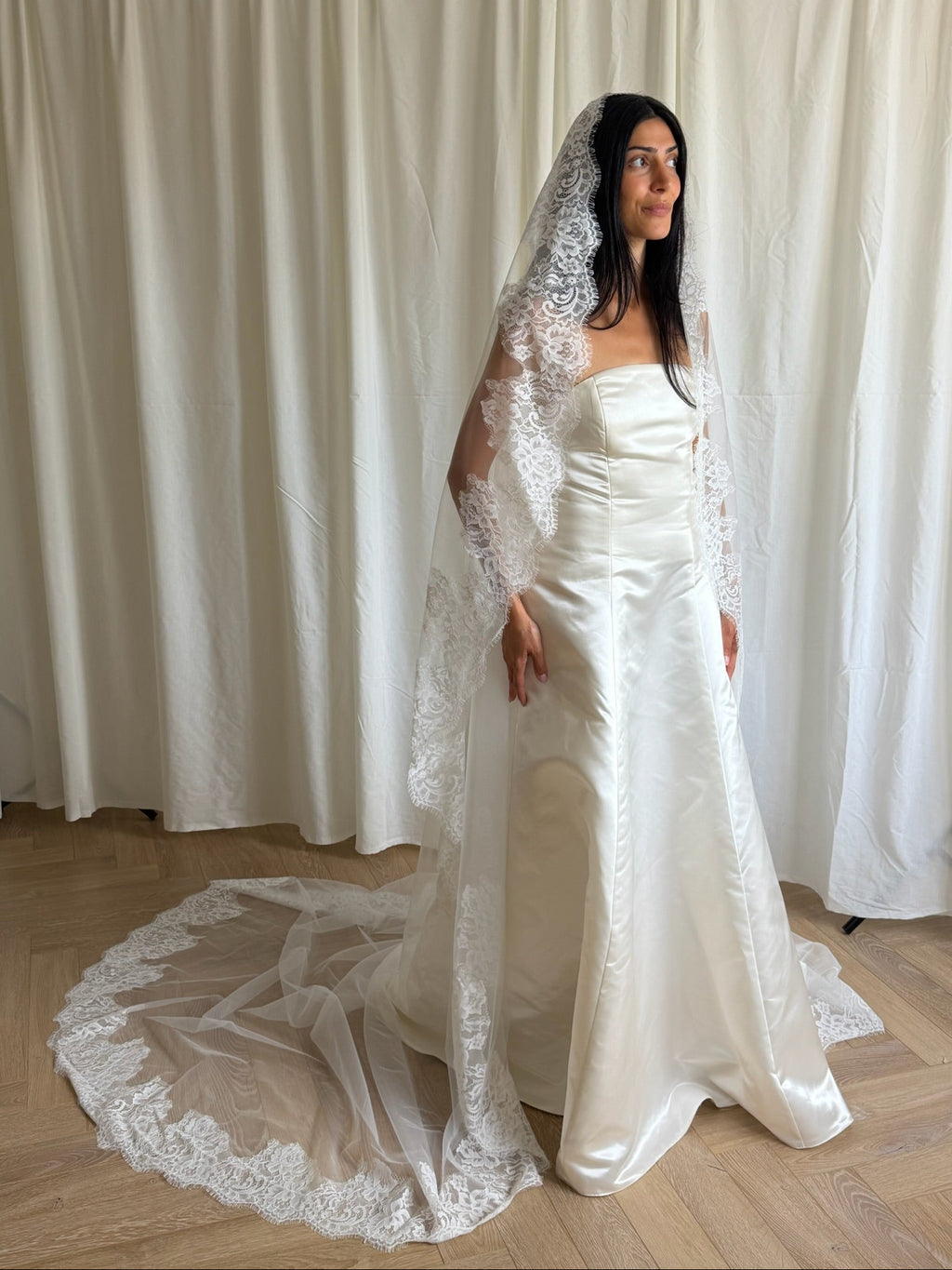 LACE TRIM MANTILLA VEIL (#7005)