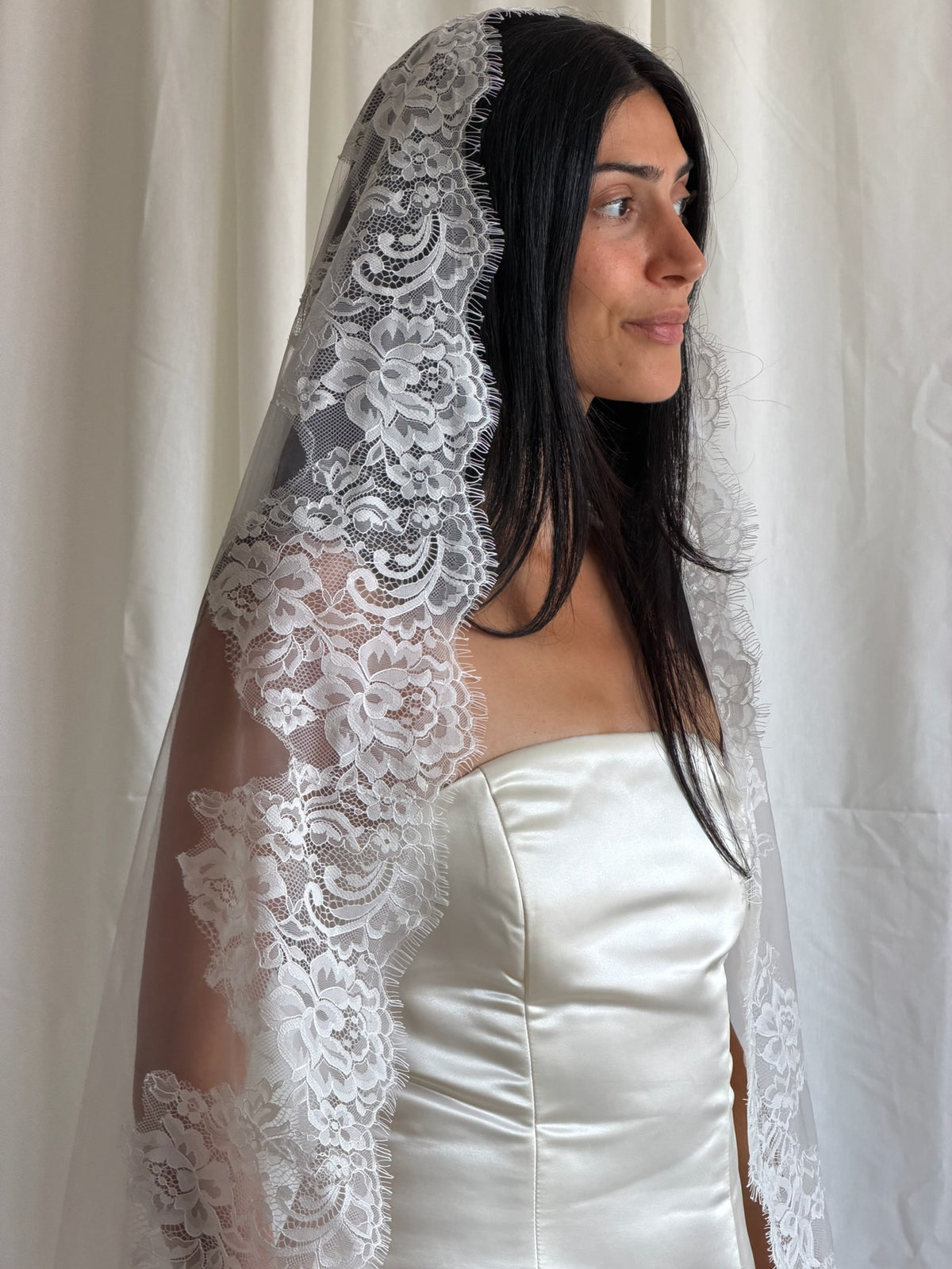 LACE TRIM MANTILLA VEIL (#7005)