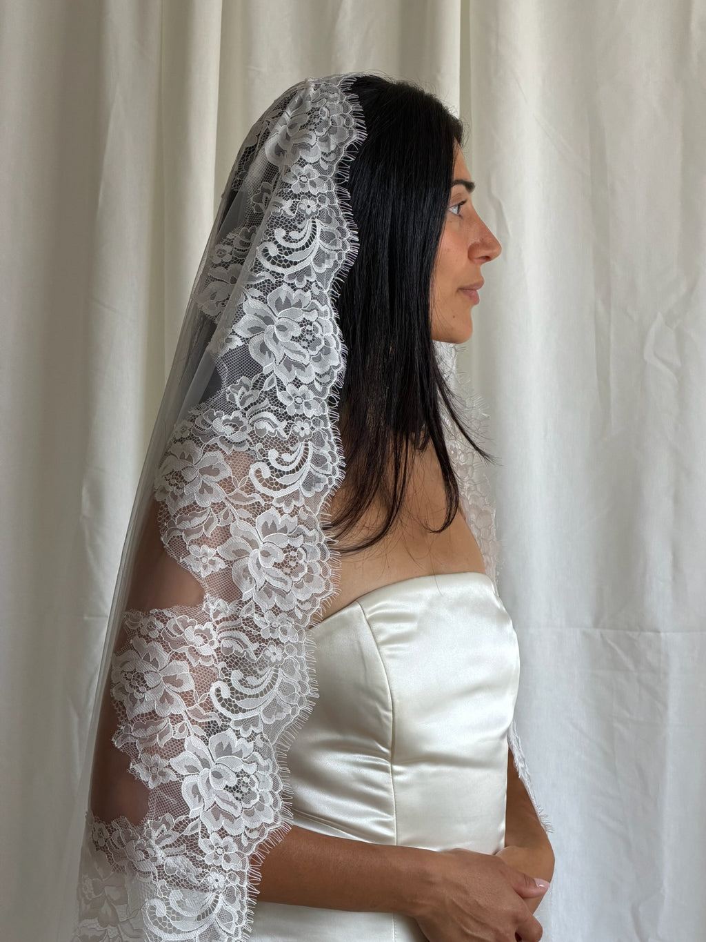 LACE TRIM MANTILLA VEIL (#7005)