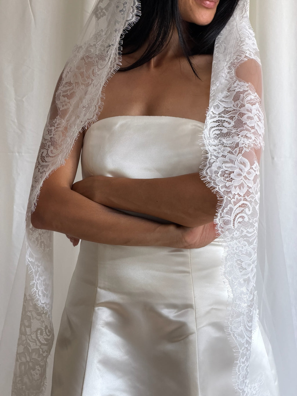 LACE TRIM MANTILLA VEIL (#7005)