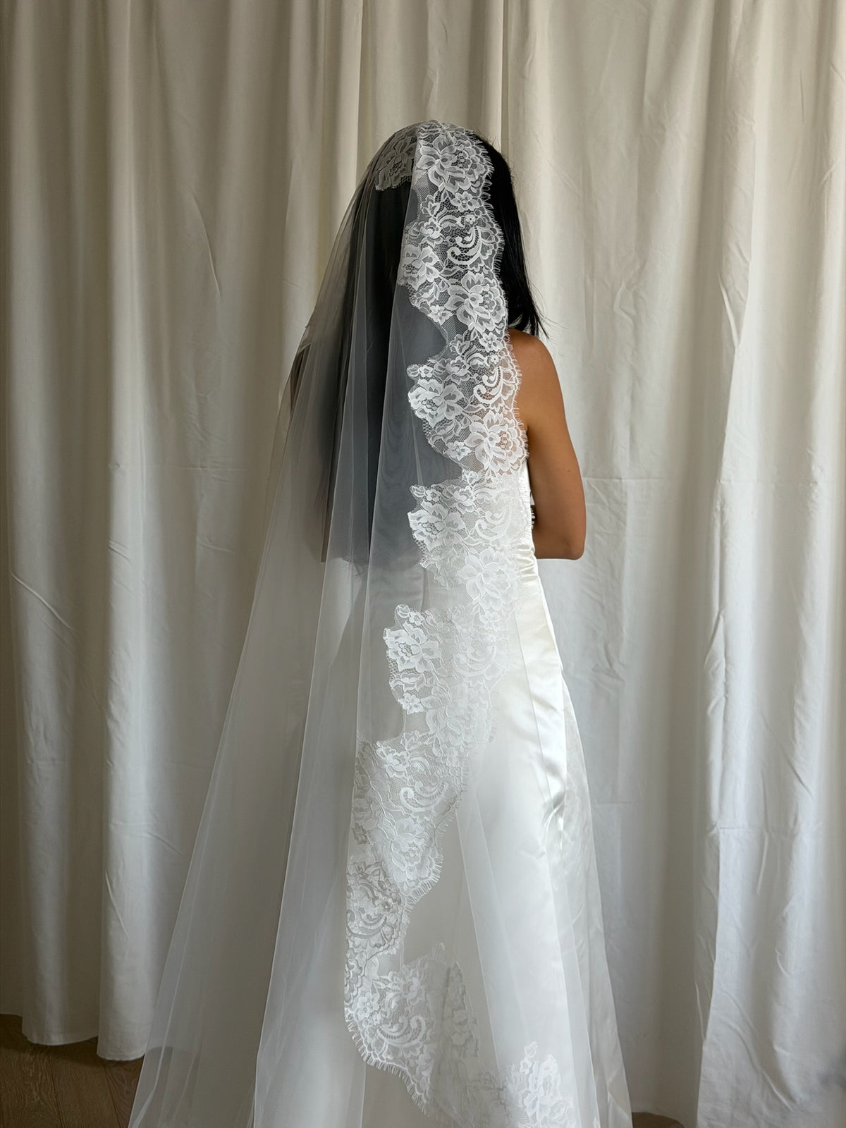 LACE TRIM MANTILLA VEIL (#7005)