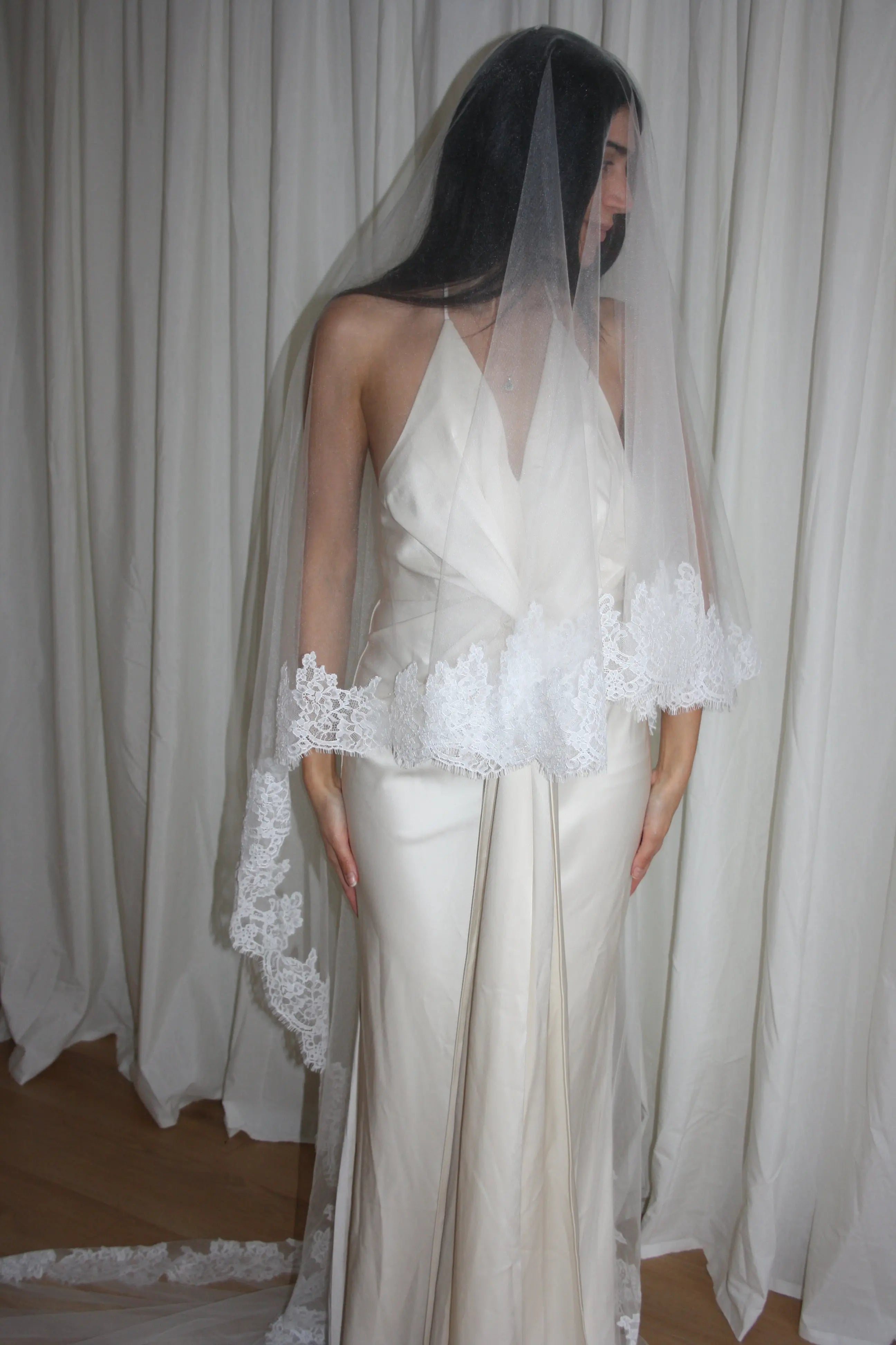 Lightweight bridal veil soft tulle