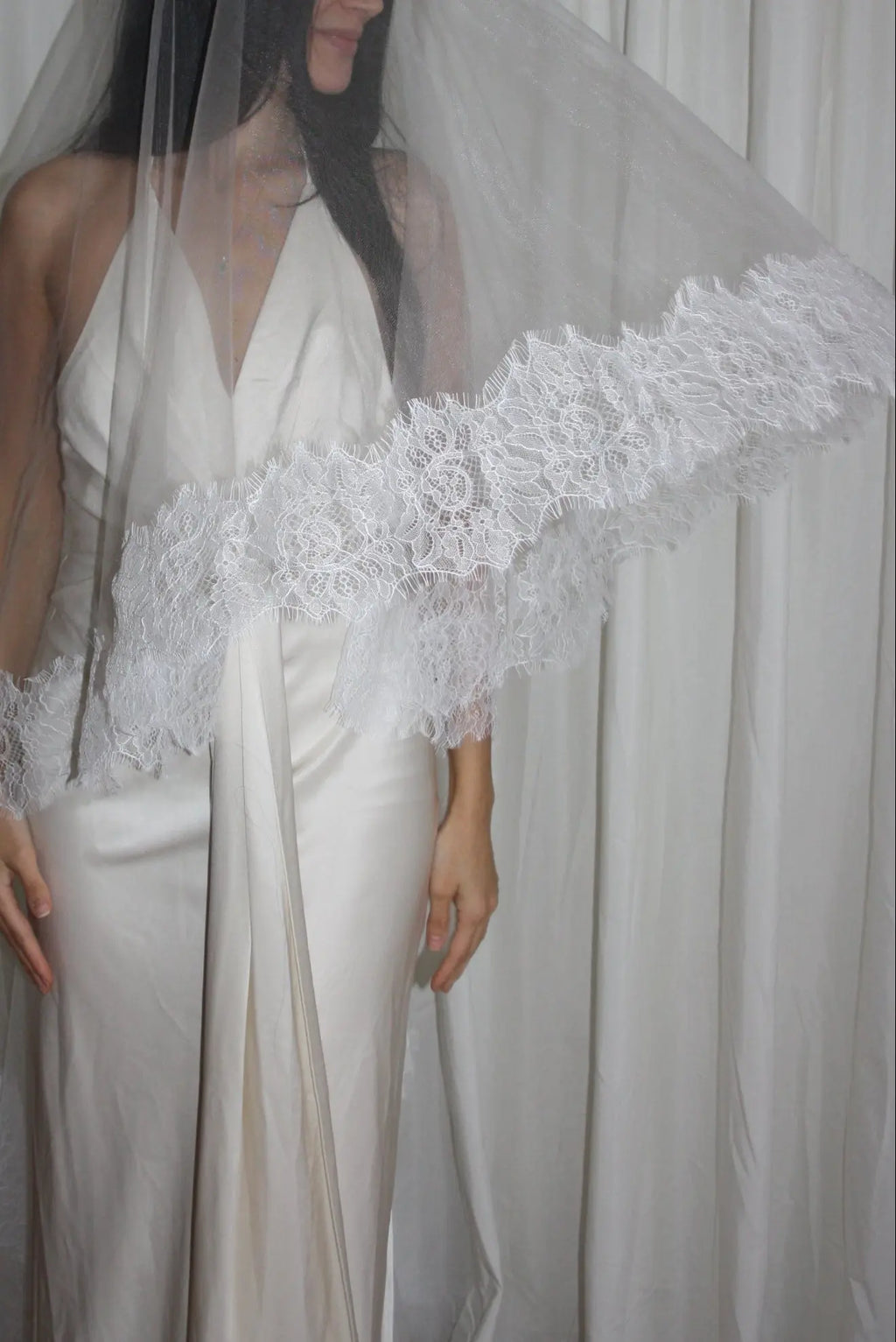 Lightweight drop veil for modern bride