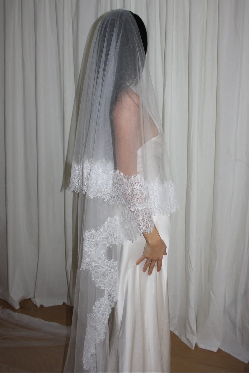 Lightweight drop veil for modern bride