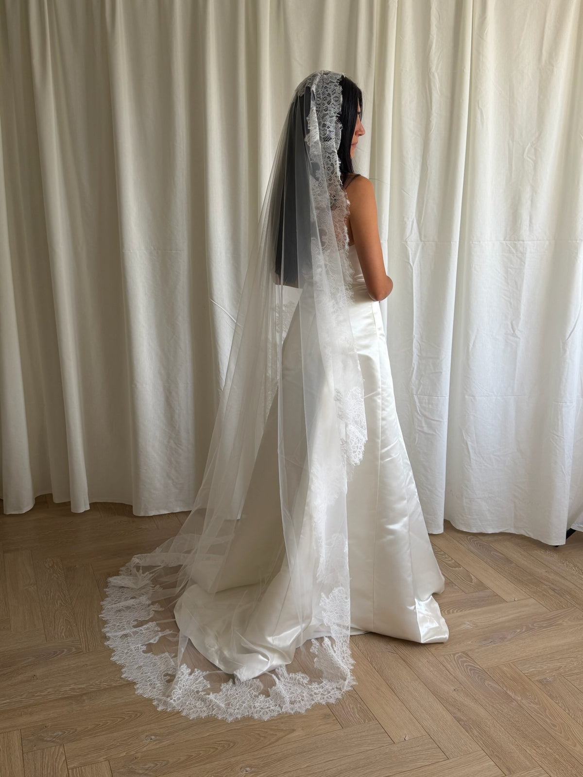 LACE TRIM MANTILLA VEIL (#7002)