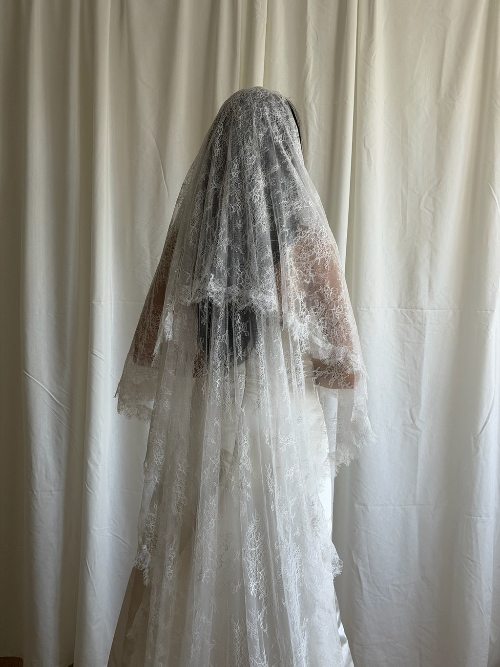 MINI SWEETHEART LACE DROP VEIL (#9003)