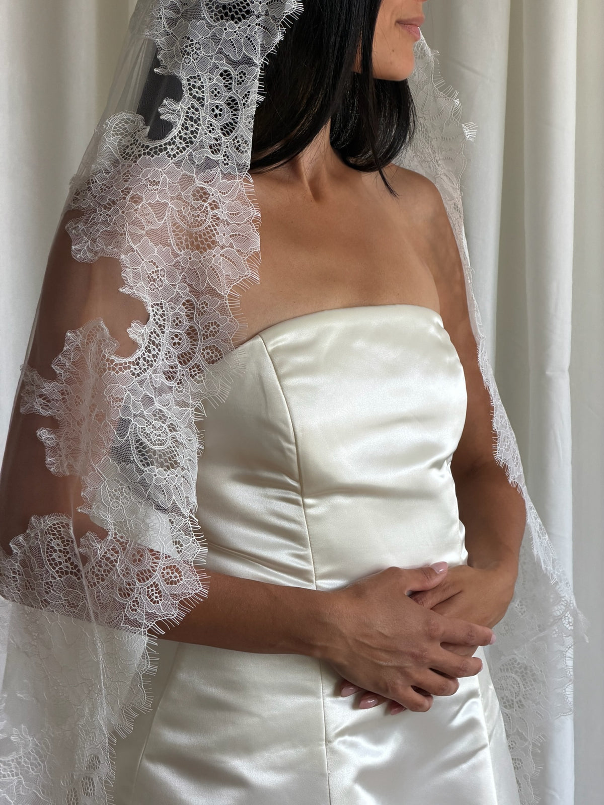 LACE TRIM MANTILLA VEIL (#7002)