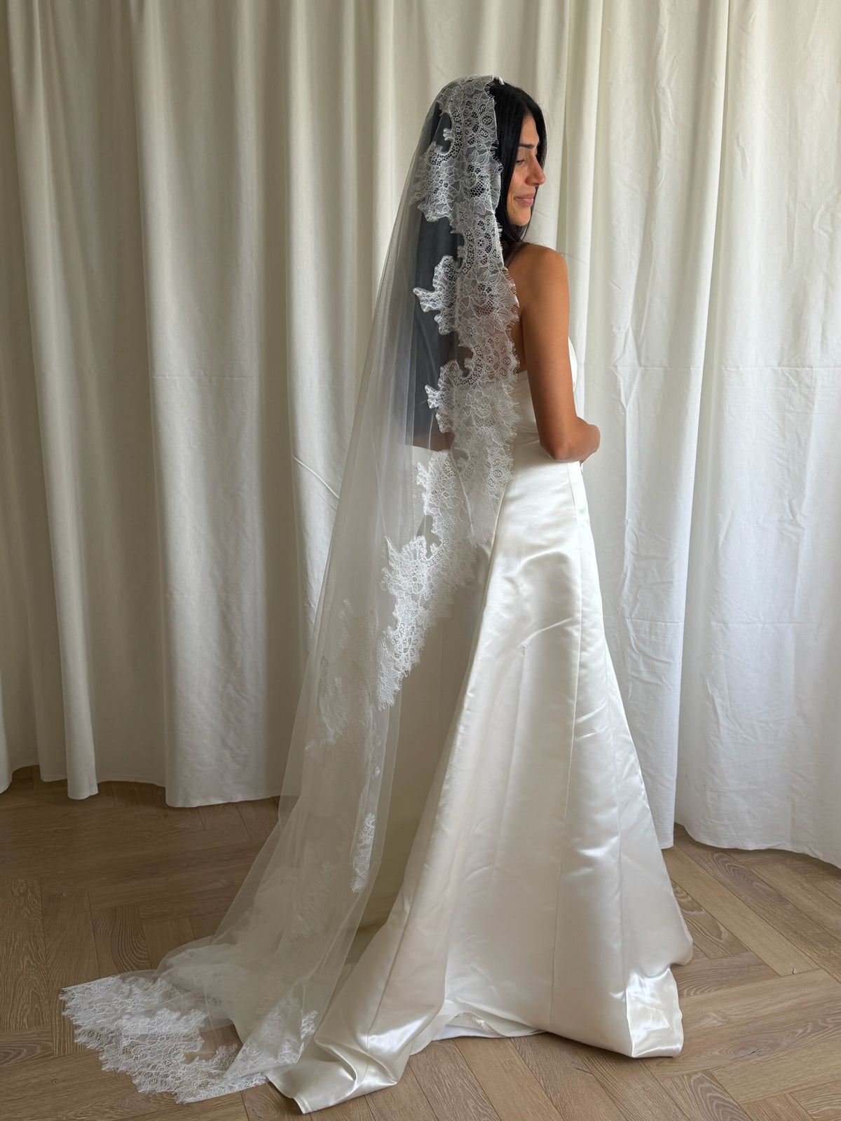 LACE TRIM MANTILLA VEIL (#7002)