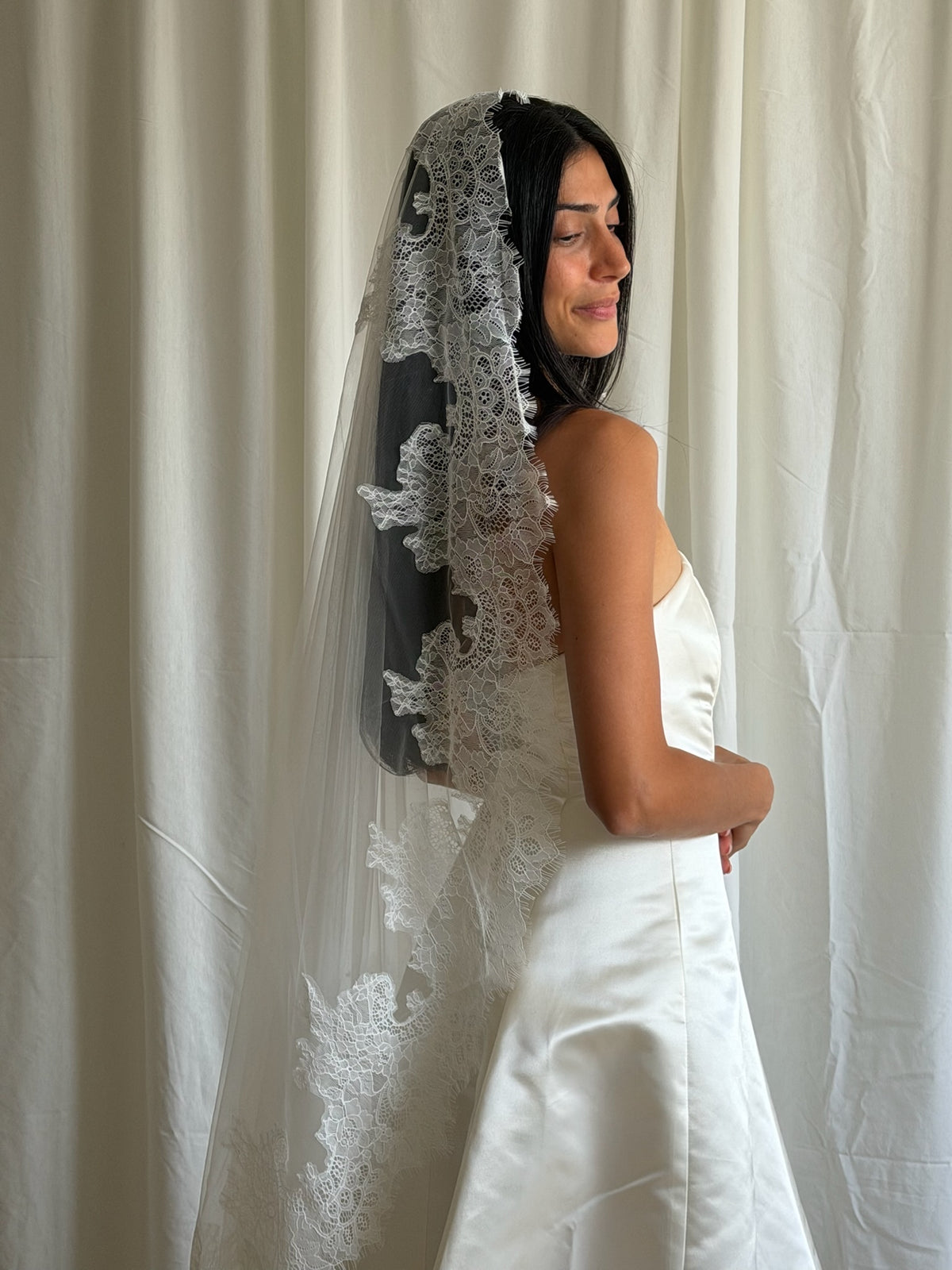 LACE TRIM MANTILLA VEIL (#7002)