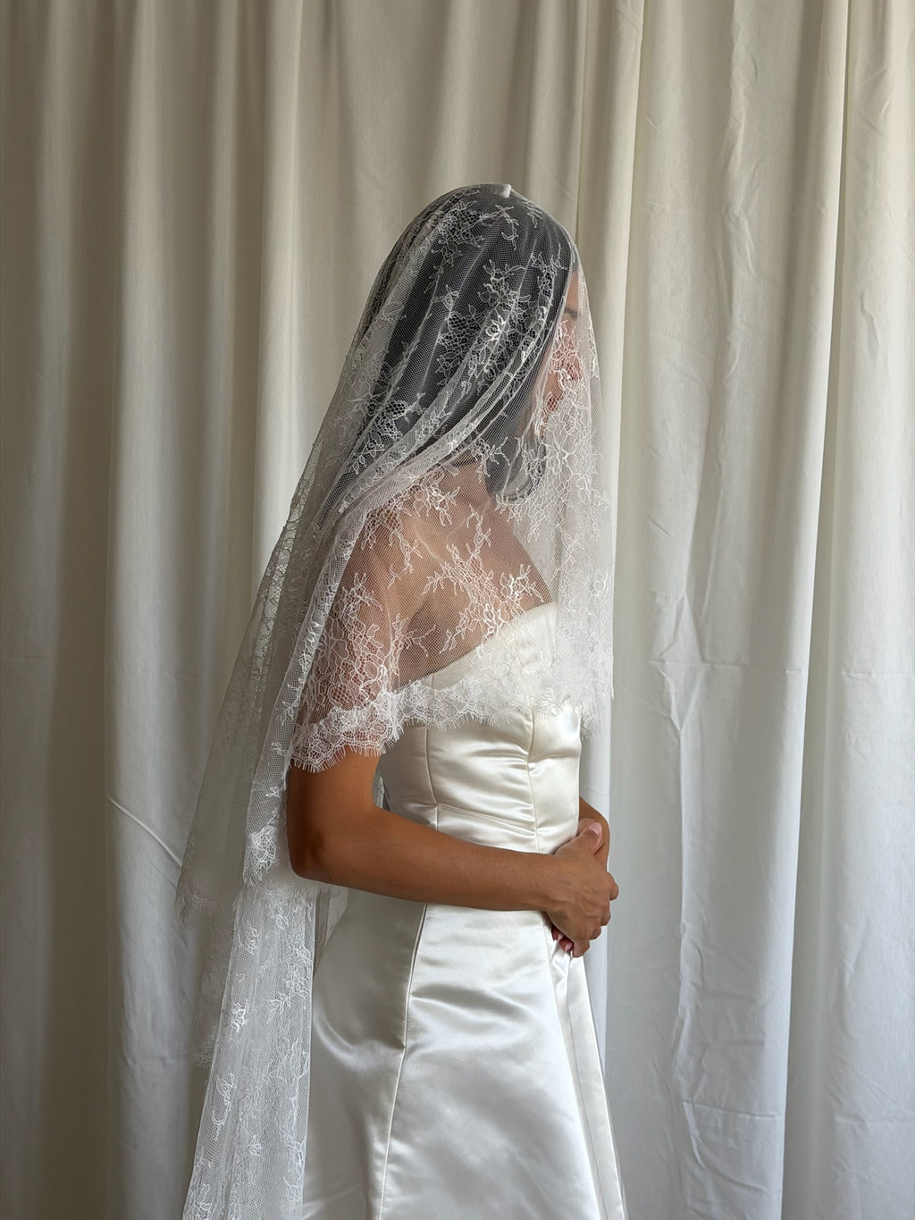 MINI SWEETHEART LACE DROP VEIL (#9003)