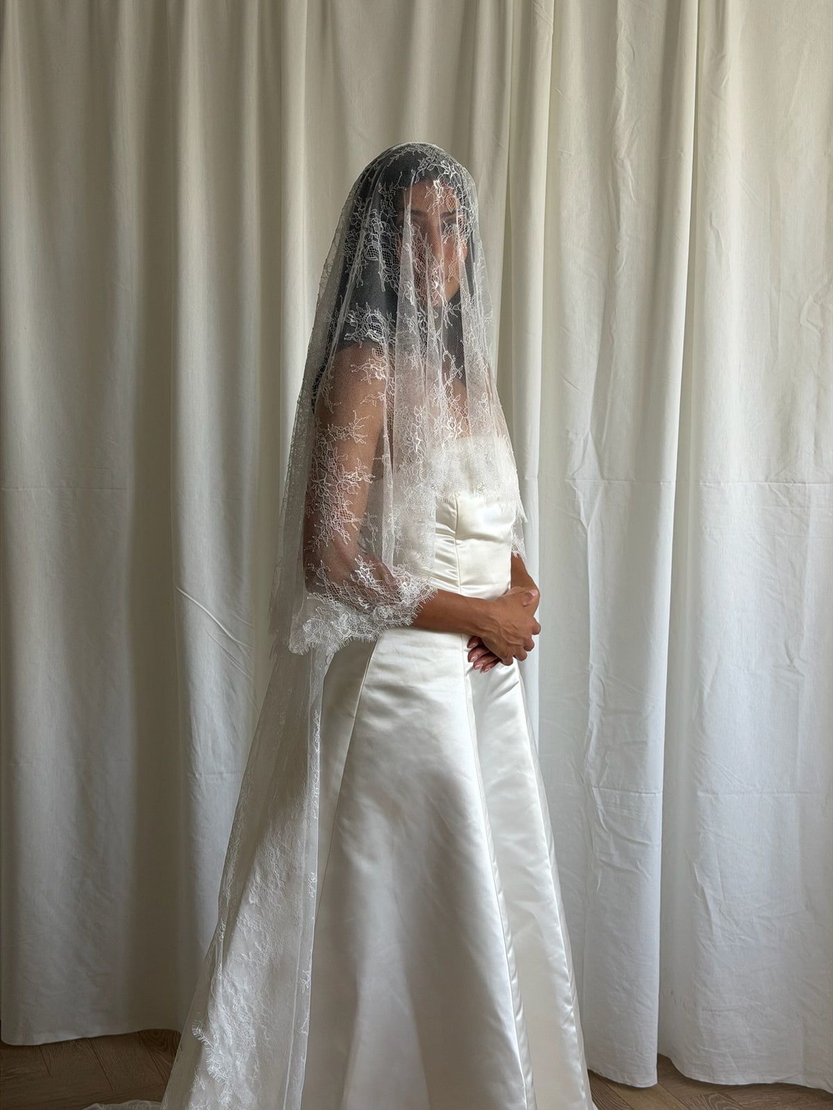 MINI SWEETHEART LACE DROP VEIL (#9003)
