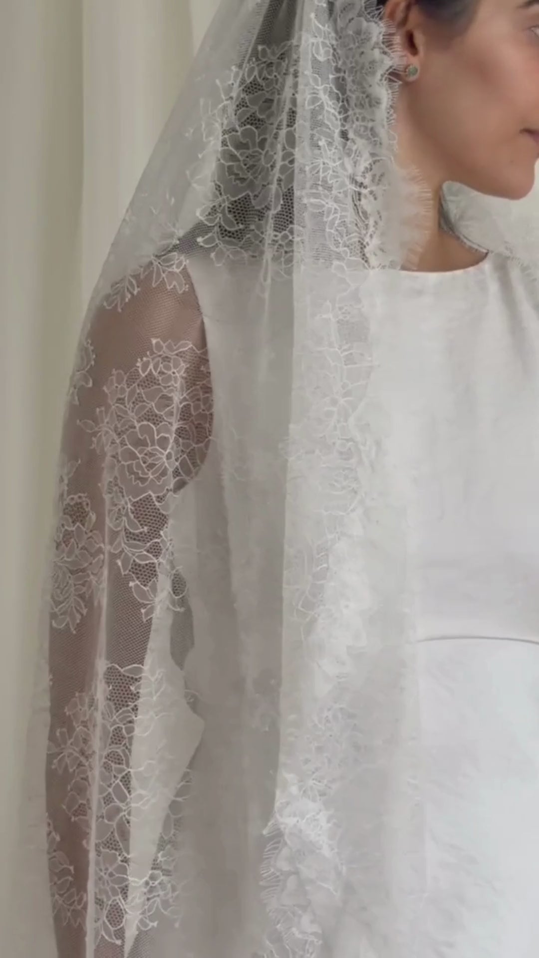 Lace chantilly wedding bridal veil