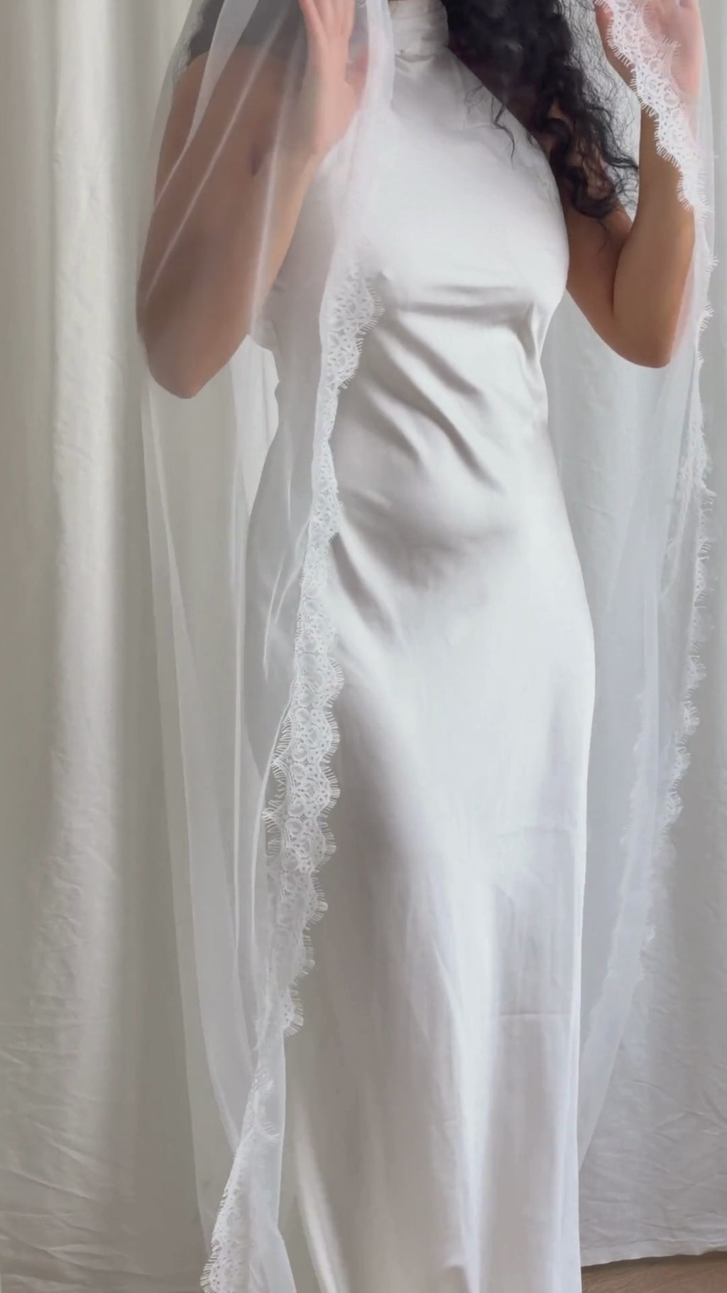 lace trim chantilly bunched cathedral veil