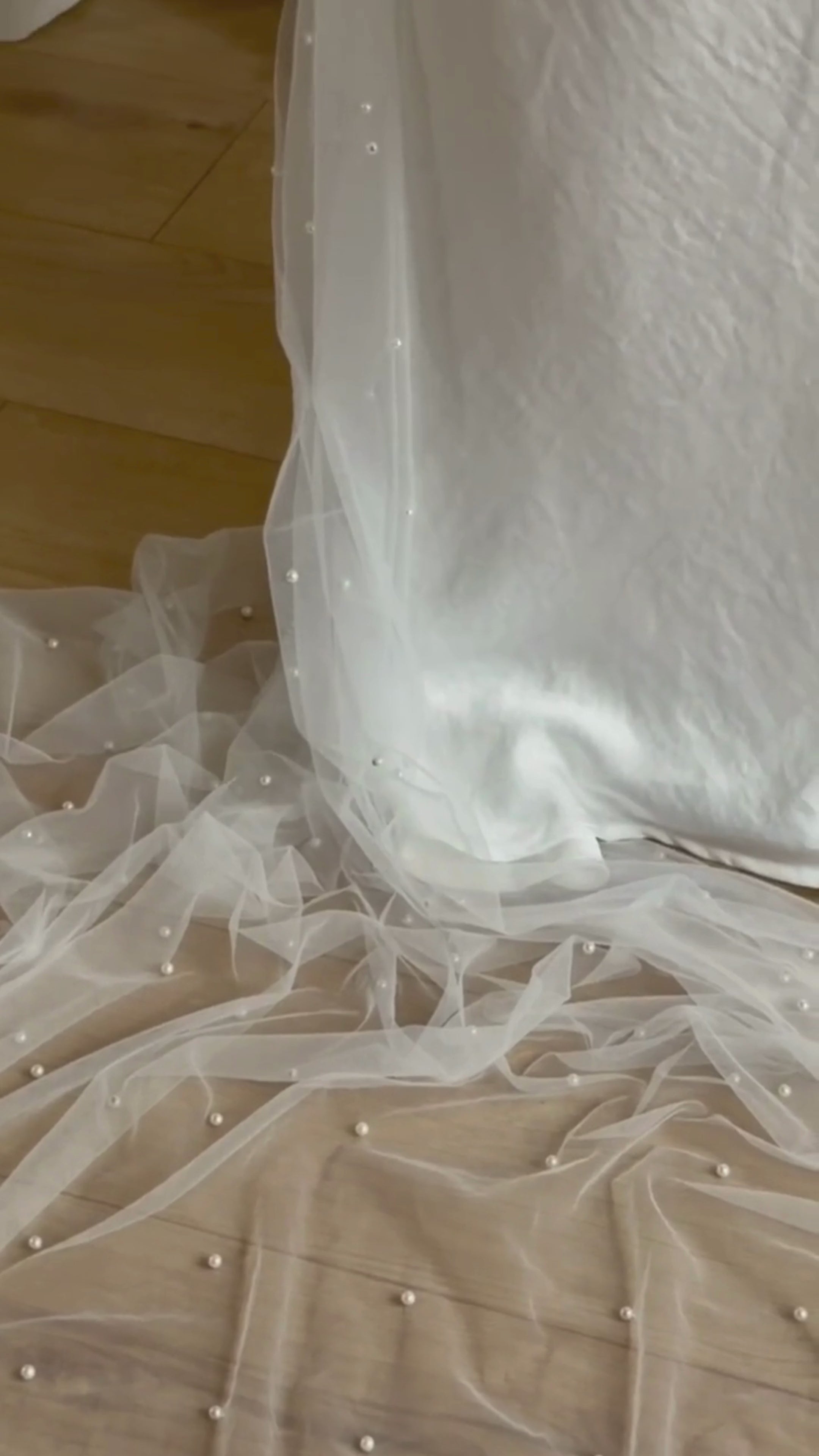 pearl drop blusher veil