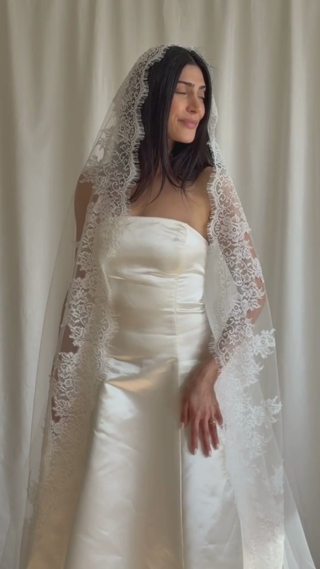 LACE TRIM MANTILLA VEIL (#7004)