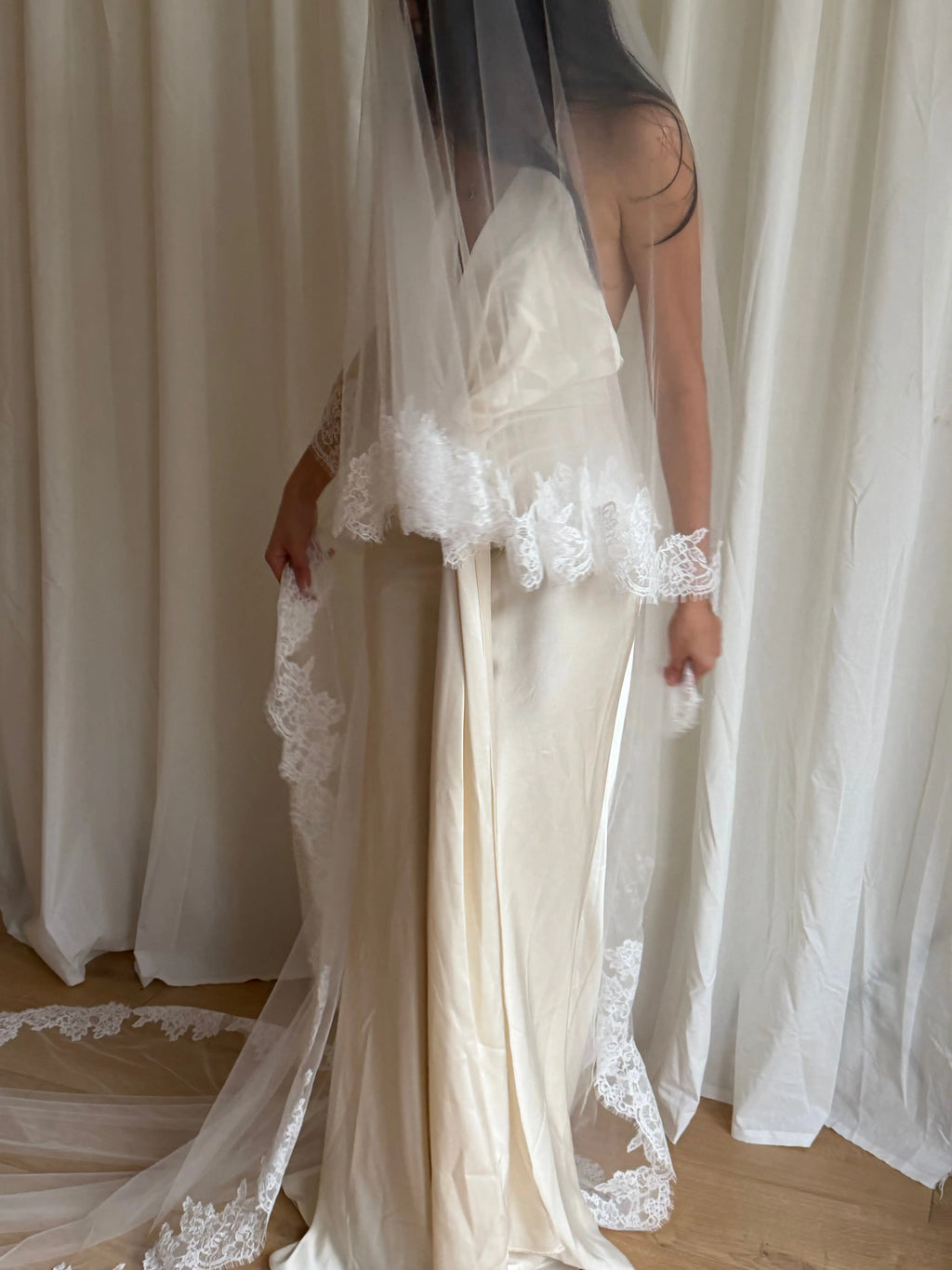 Soft tulle bridal veil modern bride