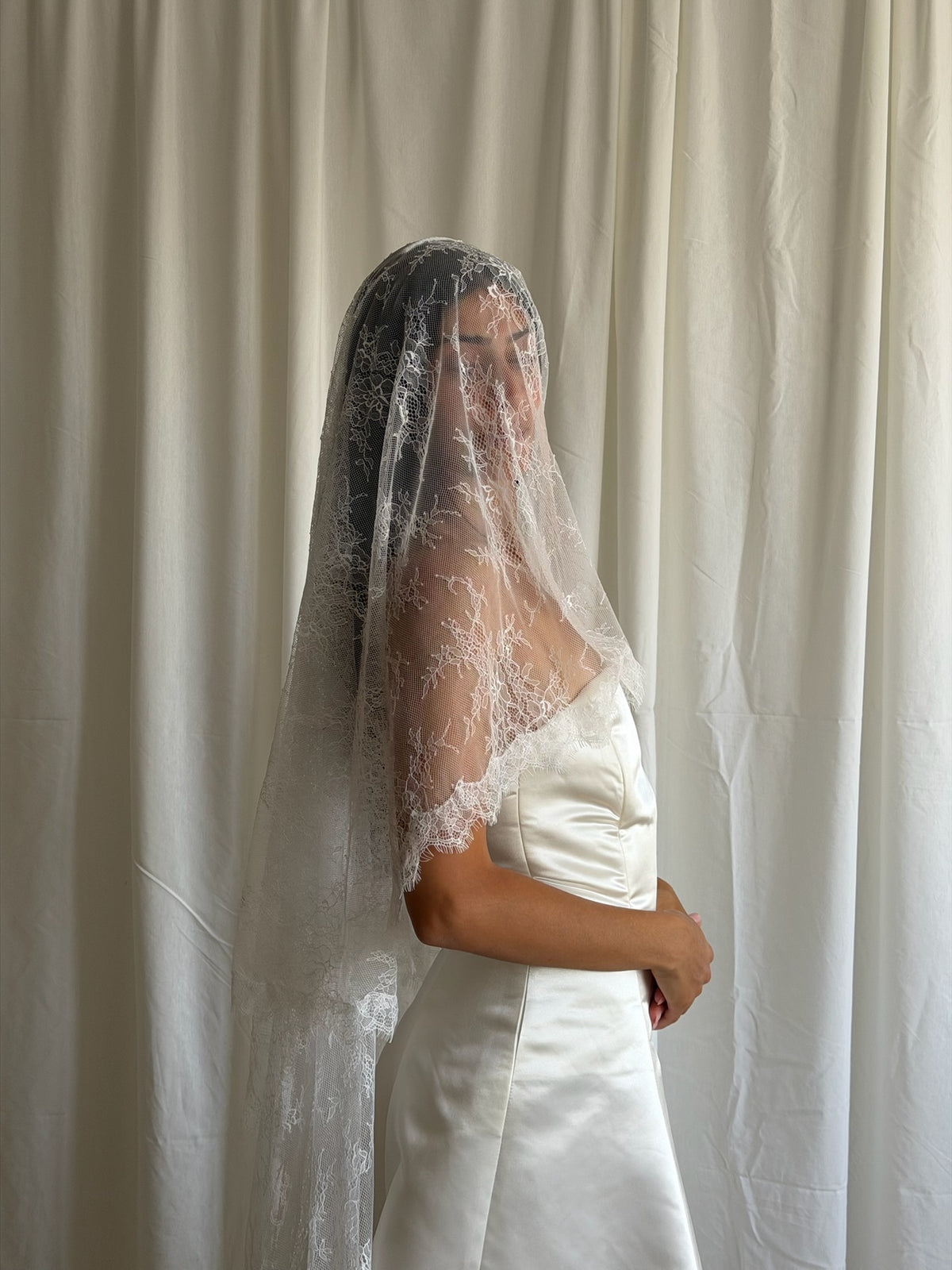 MINI SWEETHEART LACE DROP VEIL (#9003)